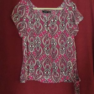 Ladies top, size Large- Apt. 9